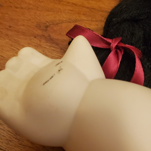 Porcelain doll - Picture 5 of 9